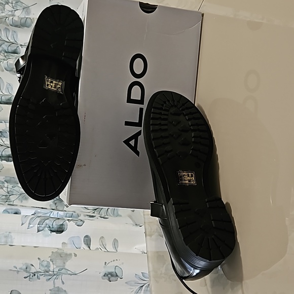 A US size 13 black front bucle/lace Aldo shoe. - Picture 3 of 4